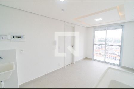 Sala/Cozinha de apartamento para alugar com 1 quarto, 27m² em Jardim Itacolomi, São Paulo