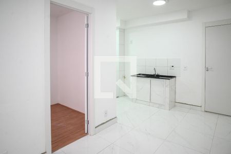 Sala de apartamento para alugar com 2 quartos, 37m² em Parque Bristol, São Paulo