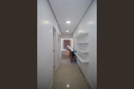 Corredor de apartamento para alugar com 2 quartos, 76m² em Azenha, Porto Alegre