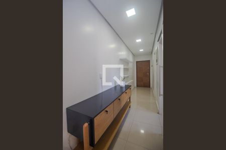 Corredor de apartamento para alugar com 2 quartos, 76m² em Azenha, Porto Alegre