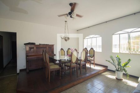 Sala de casa para alugar com 4 quartos, 2000m² em Santa Luzia, São Gonçalo