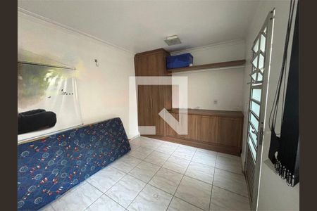 Casa à venda com 3 quartos, 225m² em Vila Londrina, São Paulo