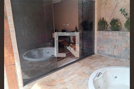 Casa à venda com 2 quartos, 154m² em Parque Luis Mucciolo, São Paulo