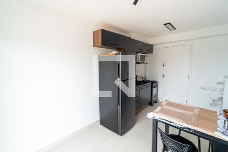 Sala/Cozinha de apartamento para alugar com 1 quarto, 30m² em Jardim Itacolomi, São Paulo
