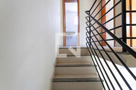 Escada de casa à venda com 2 quartos, 100m² em Paquetá, Belo Horizonte