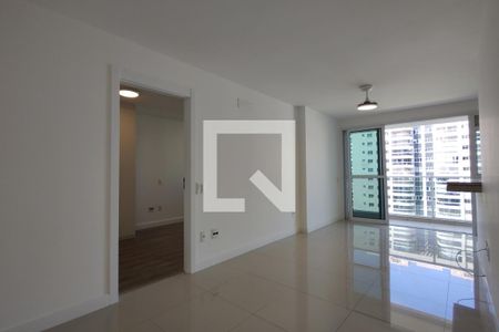 Sala de apartamento para alugar com 2 quartos, 81m² em Barra Olímpica, Rio de Janeiro