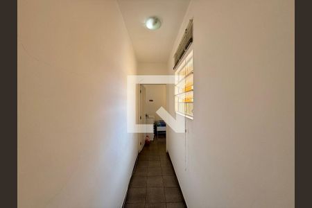 Corredor Quartos  de casa à venda com 3 quartos, 90m² em Jardim Aeroporto, São Paulo