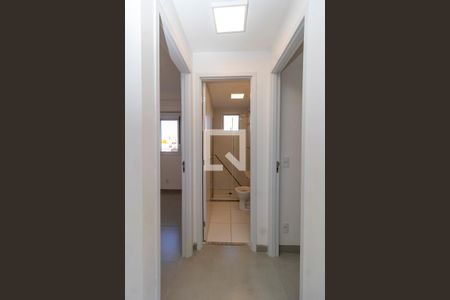 Corredor - Quartos de apartamento para alugar com 2 quartos, 47m² em Vila Gustavo, São Paulo