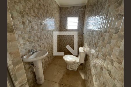 Banheiro de casa para alugar com 0 quarto, 30m² em Conjunto Promorar Estrada da Parada, São Paulo