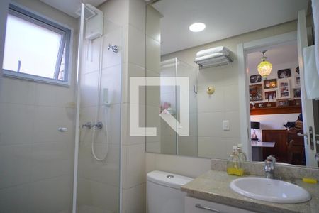 Banheiro suíte  de apartamento para alugar com 2 quartos, 106m² em Jardim Botânico, Porto Alegre