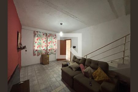 Sala de casa para alugar com 4 quartos, 125m² em Lajeado, Ferraz de Vasconcelos