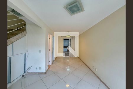 Sala de casa de condomínio para alugar com 3 quartos, 123m² em Jardim São Luís, São Paulo