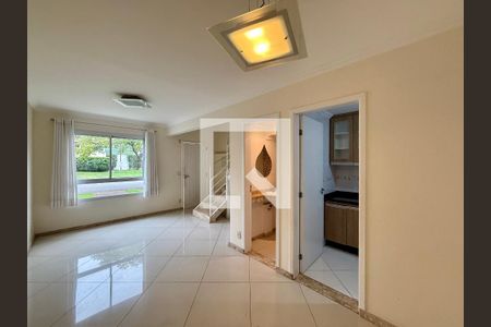 Sala de casa de condomínio para alugar com 3 quartos, 123m² em Jardim São Luís, São Paulo