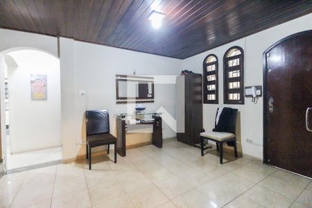 Sala de casa para alugar com 3 quartos, 220m² em Vila Doutor Eiras, São Paulo