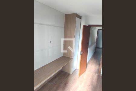 Quarto de casa para alugar com 2 quartos, 90m² em Jardim Ester Yolanda, São Paulo