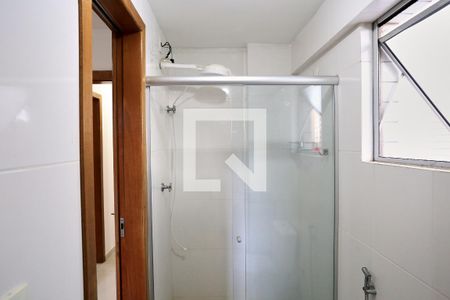 Banheiro da Suíte de apartamento para alugar com 2 quartos, 158m² em Sagrada Família, Belo Horizonte