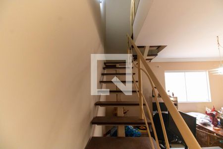 Escada  de casa para alugar com 4 quartos, 140m² em Piratininga, Niterói