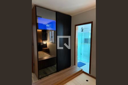 Suíte de casa à venda com 3 quartos, 210m² em Vila Eldizia, Santo André