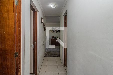 corredor para os cômodos_2 de apartamento para alugar com 3 quartos, 63m² em Parque Bristol, São Paulo