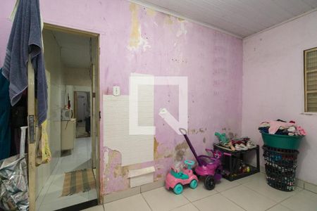 Quarto 2 de casa à venda com 2 quartos, 30m² em Jardim Tango, São Paulo