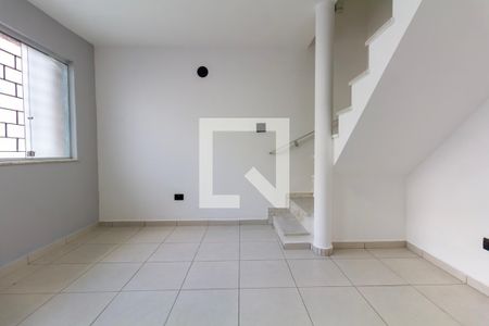 Sala de casa para alugar com 3 quartos, 80m² em Chácara Seis de Outubro, São Paulo