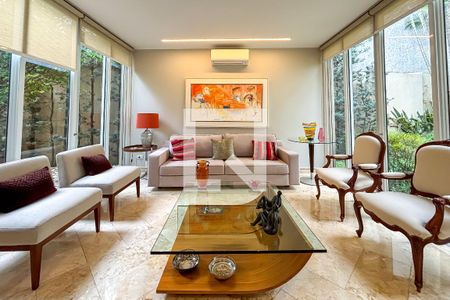 Casa à venda com 3 quartos, 450m² em Sumaré, São Paulo