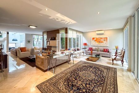 Casa à venda com 3 quartos, 450m² em Sumaré, São Paulo