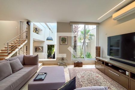 Casa à venda com 3 quartos, 450m² em Sumaré, São Paulo