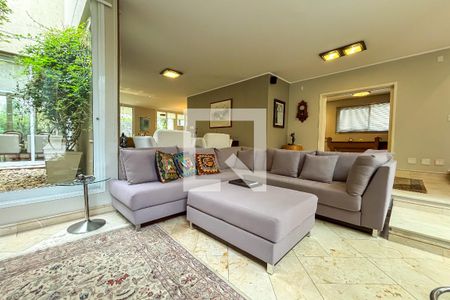 Casa à venda com 3 quartos, 450m² em Sumaré, São Paulo