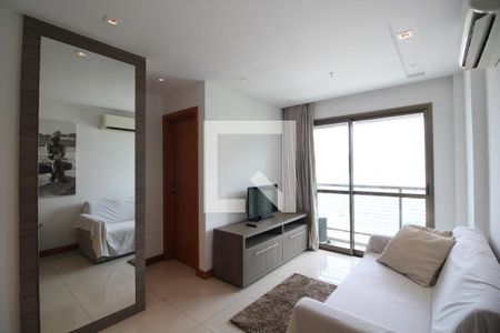 Sala de kitnet/studio à venda com 1 quarto, 38m² em Jacarepaguá, Rio de Janeiro