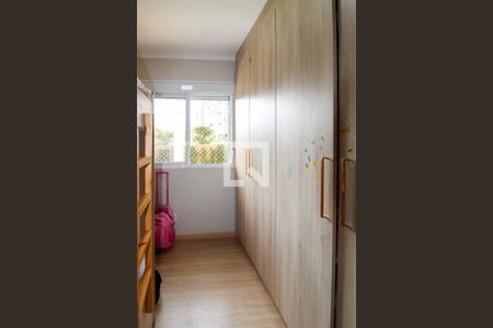 Quarto  de apartamento para alugar com 2 quartos, 57m² em Parque Assuncao, Taboão da Serra