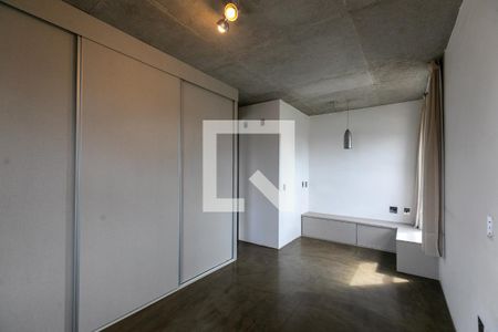 Quarto de apartamento à venda com 1 quarto, 74m² em Cambuí, Campinas