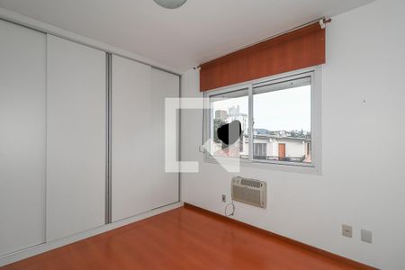 Quarto de apartamento à venda com 2 quartos, 66m² em Passo D’areia, Porto Alegre