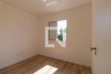 Quarto 1 de apartamento para alugar com 2 quartos, 47m² em Bairro do Maranhao, Cotia