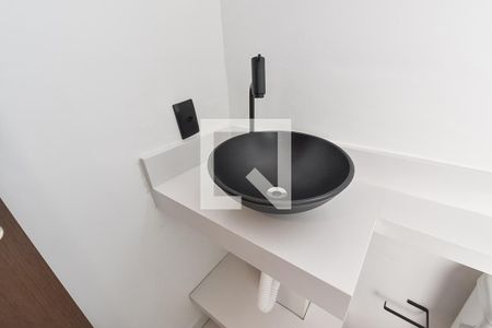 Banheiro de kitnet/studio para alugar com 1 quarto, 26m² em Ipiranga, São Paulo