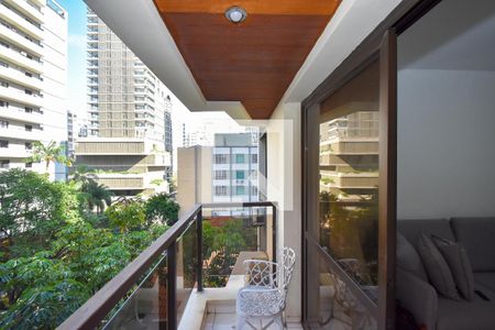 varanda Sala de kitnet/studio para alugar com 1 quarto, 50m² em Jardim Paulista, São Paulo