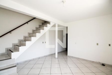 Sala de casa para alugar com 3 quartos, 160m² em Jardim Sabiá, Cotia