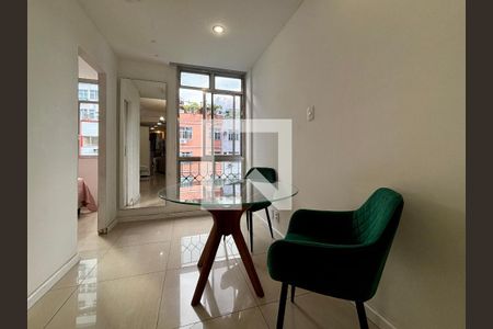 Sala de apartamento para alugar com 2 quartos, 60m² em Leblon, Rio de Janeiro