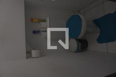 Banheiro 1 de casa de condomínio à venda com 2 quartos, 70m² em Vila Carmosina, São Paulo