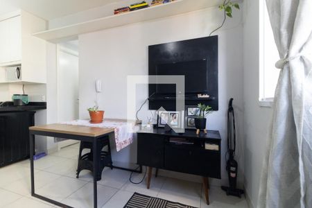 Sala de apartamento para alugar com 2 quartos, 34m² em Parque Fongaro, São Paulo