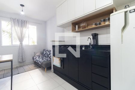 Cozinha  de apartamento para alugar com 2 quartos, 34m² em Parque Fongaro, São Paulo