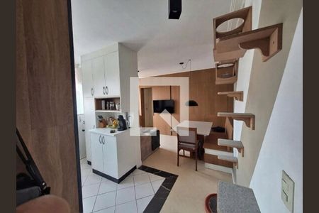Sala de apartamento à venda com 2 quartos, 48m² em Vila Palmares, Santo André