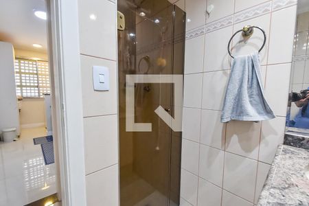 Banheiro de apartamento à venda com 1 quarto, 31m² em Liberdade, São Paulo