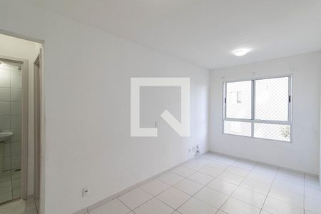 Sala/Cozinha/Área de Serviço  de apartamento para alugar com 1 quarto, 34m² em Santa Etelvina, São Paulo