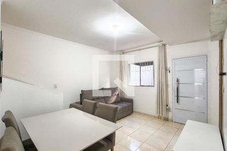 Sala de casa de condomínio para alugar com 2 quartos, 74m² em Sítio do Campo, Praia Grande