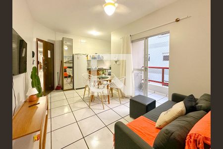 Sala de TV de apartamento para alugar com 1 quarto, 55m² em Cachoeira do Bom Jesus, Florianópolis