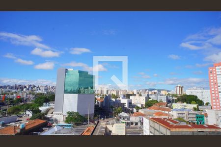Vista da Rua de apartamento para alugar com 2 quartos, 61m² em Azenha, Porto Alegre