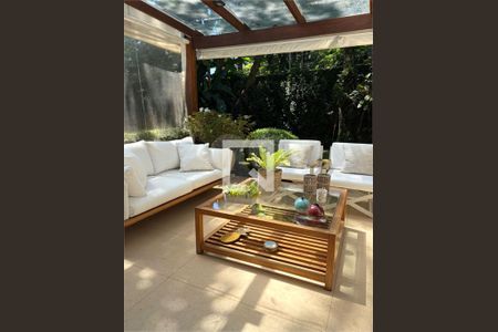 Casa à venda com 3 quartos, 400m² em Jardim Petropolis, São Paulo