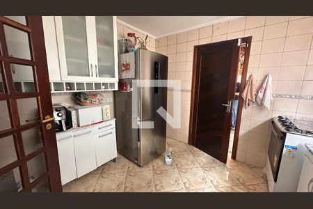 Casa à venda com 5 quartos, 140m² em Jardim Monte Azul, São Paulo