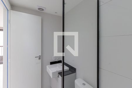 Banheiro de kitnet/studio para alugar com 1 quarto, 26m² em Vila Olímpia, São Paulo